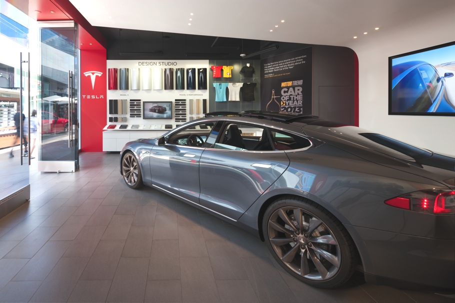 Восхитительный торговый дом Tesla от бюро MBH Architects в Калифорнии