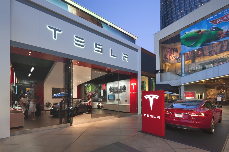 Интересный торговый дом Tesla от бюро MBH Architects в Калифорнии