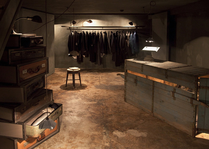 Красивый салон одежды для мужчин Hostem в Лондоне