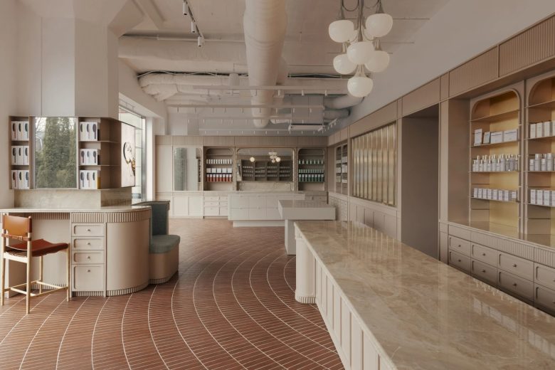 торговый зал Living Beauty вид на витрины