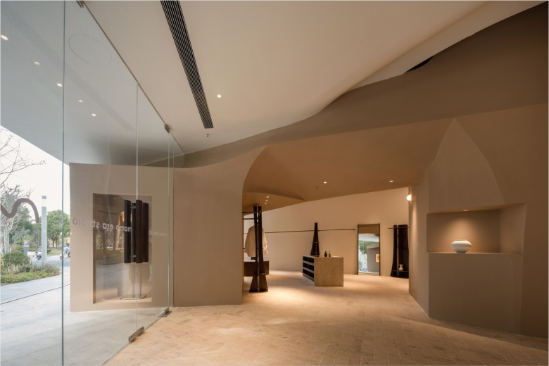 торговый зал MOMO ERA