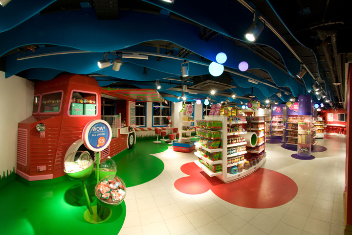 Красивый магазин игрушек Retail Hamleys flagship от Chute Gerdeman в Лондоне
