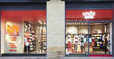 Витрина магазина Undiz Machine во Франции
