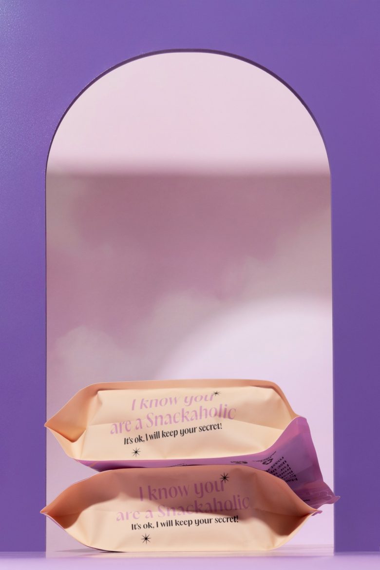 вид дна мягкой упаковки snack