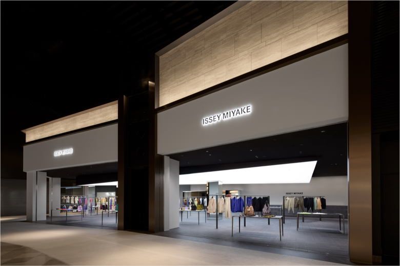 вид магазина ISSEY MIYAKE store