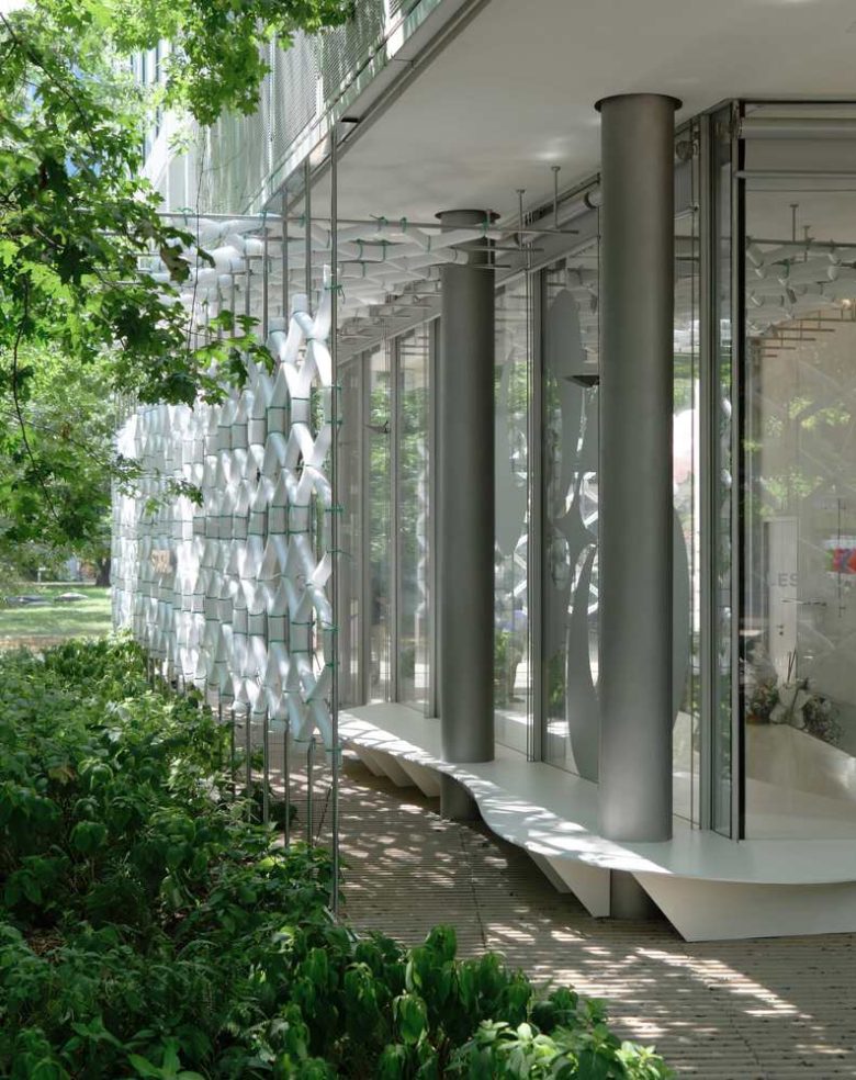 вид на магазин STARAY с улицы