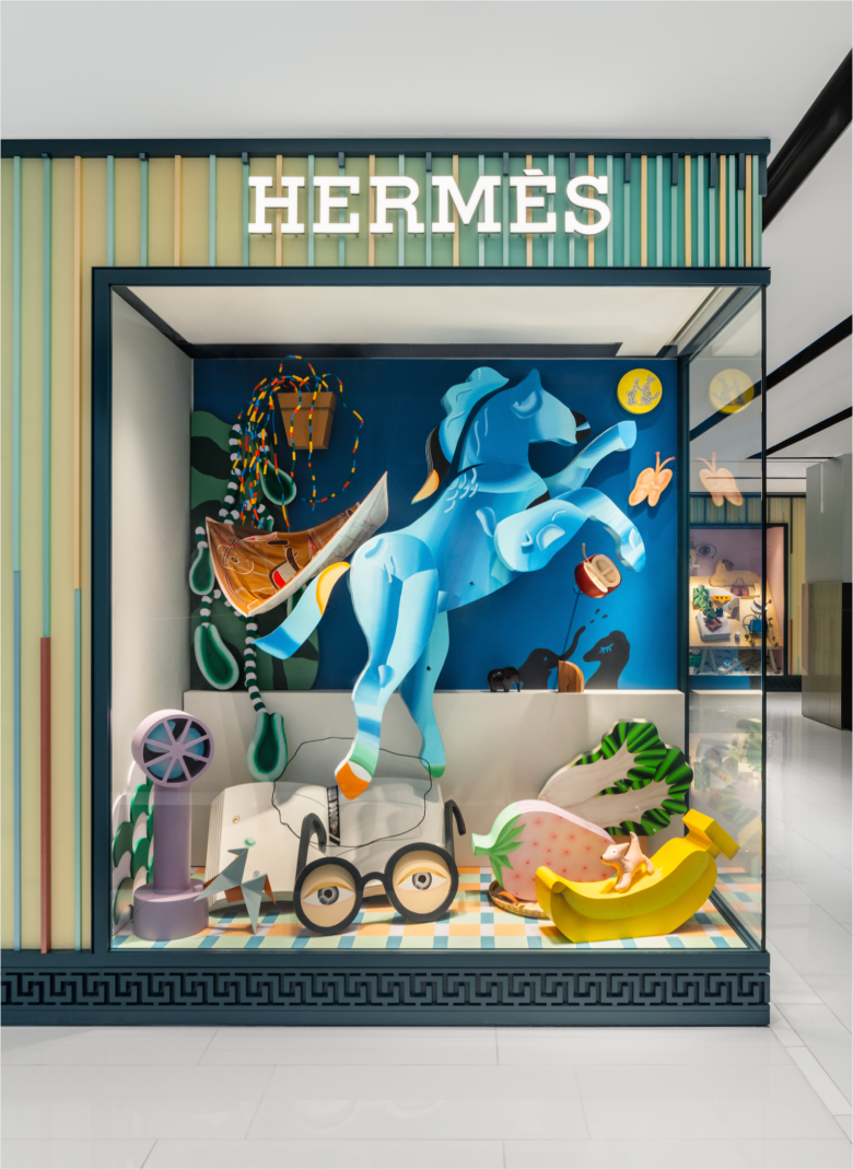 витрина Hermès shop-in-shop