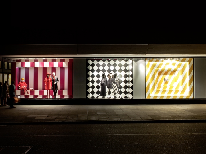 Геометрические формы в оформлении витрины брендового магазина - Фото 7