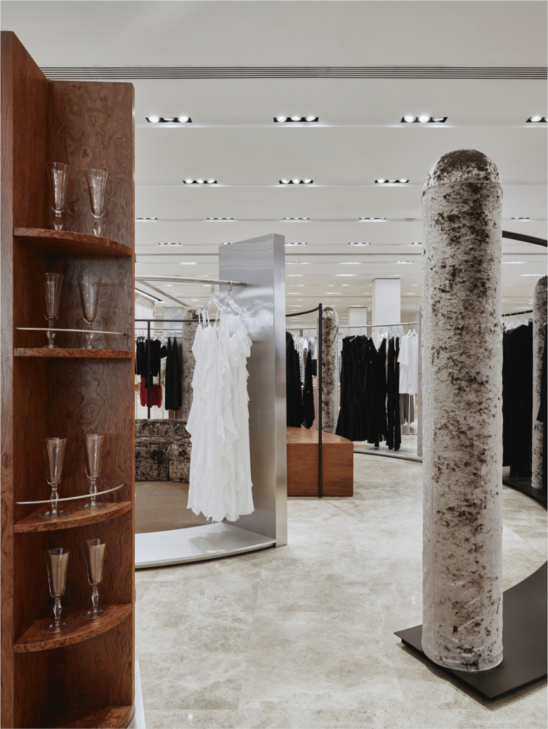 витрина с фужерами YOU WANNA