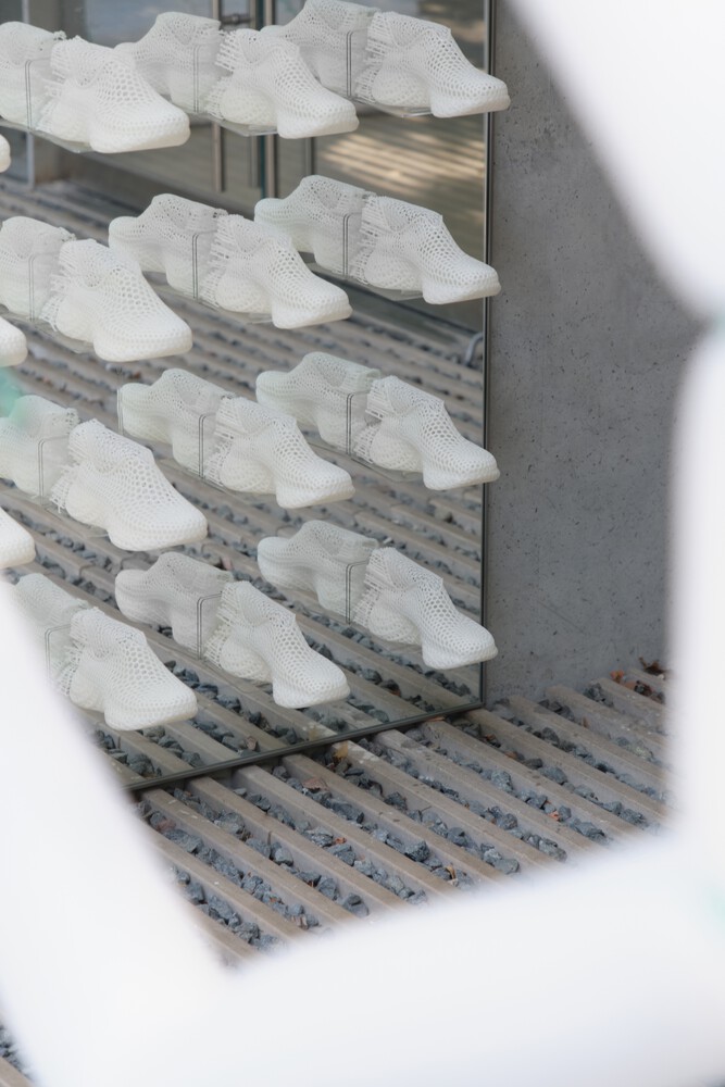 витрина с подставками для обуви STARAY