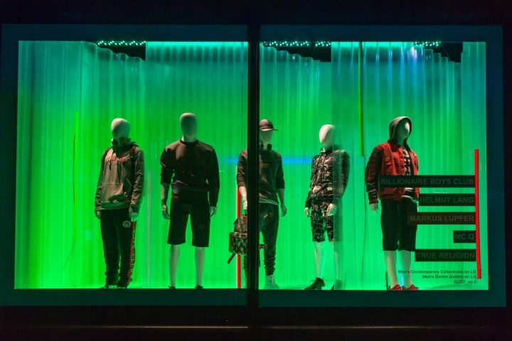 Тематическое оформление витрины для магазина одежды - Фото 2