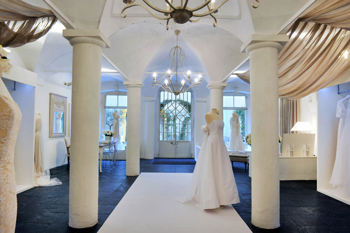 Современный дизайн интерьера свадебного салона Mariage Vergalli Design & Furniture в Италии