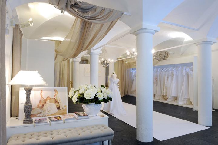 Красивый дизайн интерьера свадебного салона Mariage Vergalli Design & Furniture в Италии
