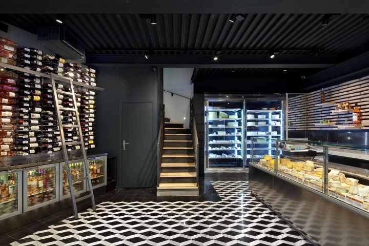 Красивый дизайн магазина вина и сыра во Франции