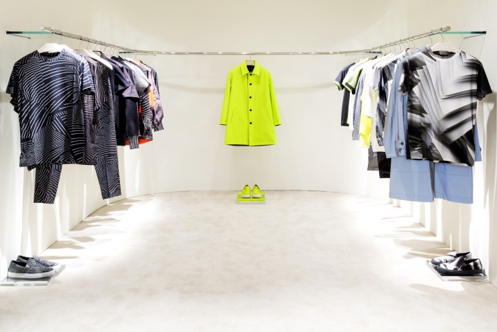 Великолепный дизайн интерьера магазина женской одежды Christopher Kane в Лондоне