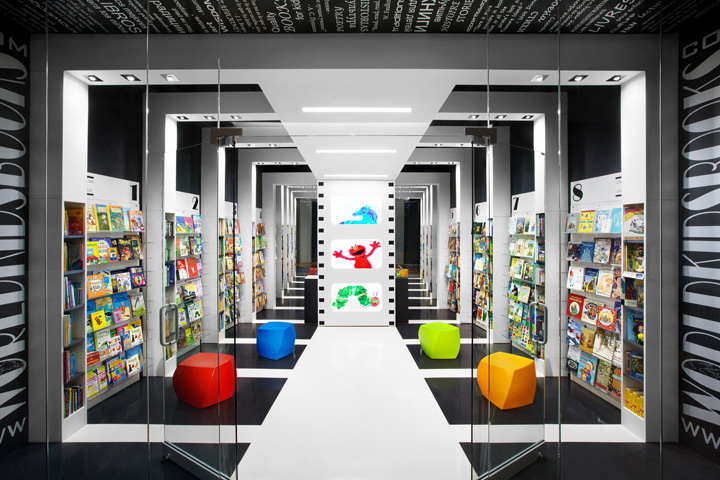 Замечательный магазин книг для детей World Kids Books store в Ванкувере