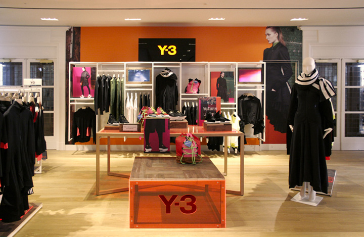 Брендовый магазин одежды Y-3 от Studio XAG