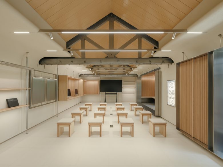 зал презентаций Nikon Shanghai Flagship Store 2.0