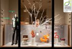 Зимнее оформление витрины бутика Hermès: лес из сказки