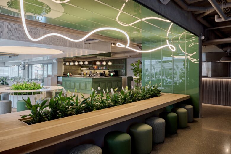 зона кафе Obeid Retail Complex