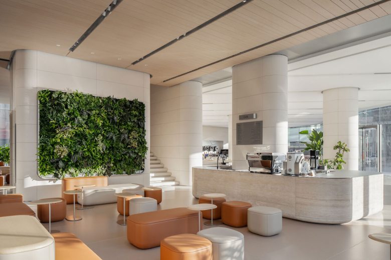 зона кофе бара Huawei Flagship Store